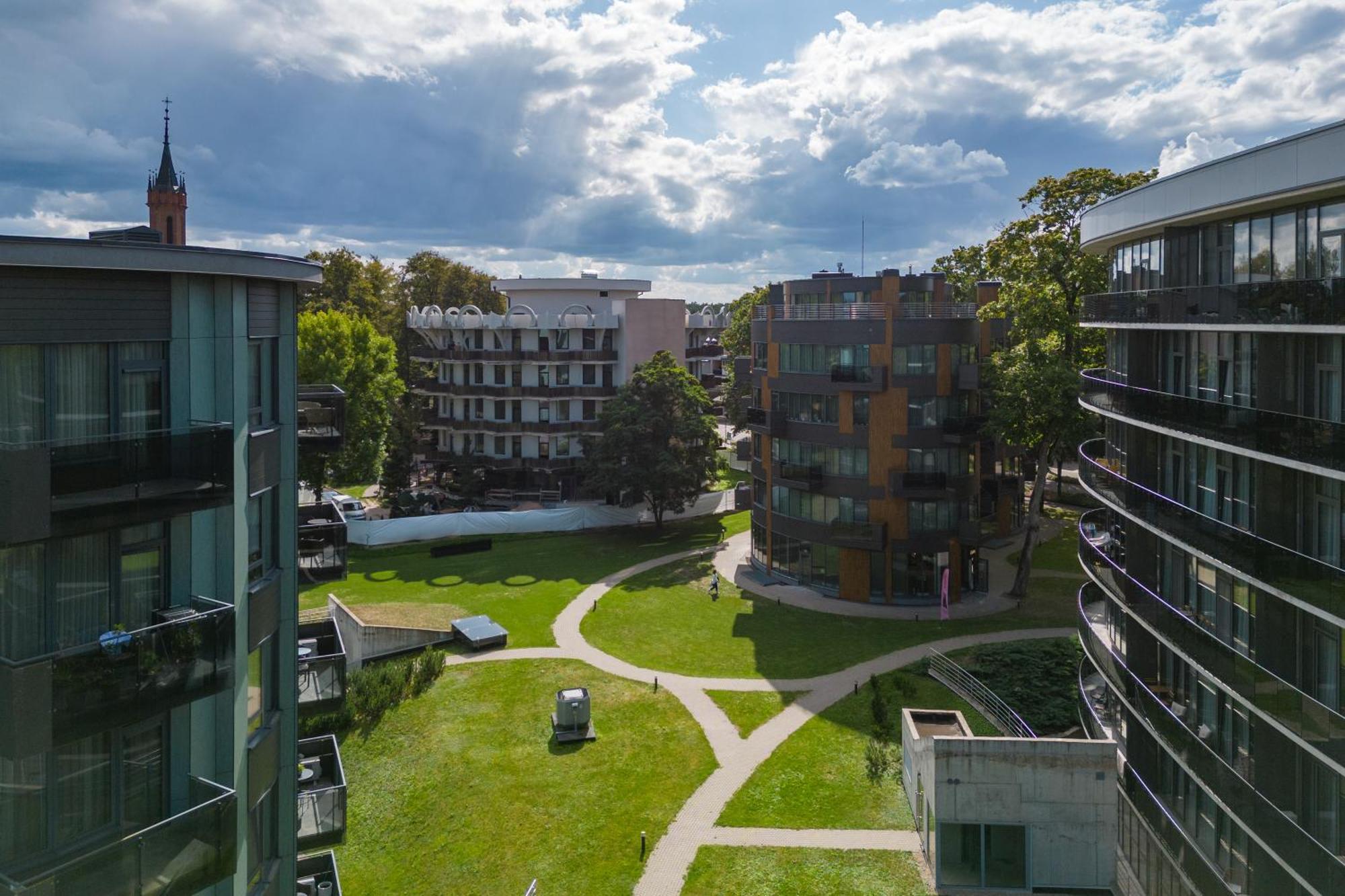 2 Bedroom Apt, 2 Garage Spots & Balconies, Self Check-In, By Cohost Druskininkai Exterior foto